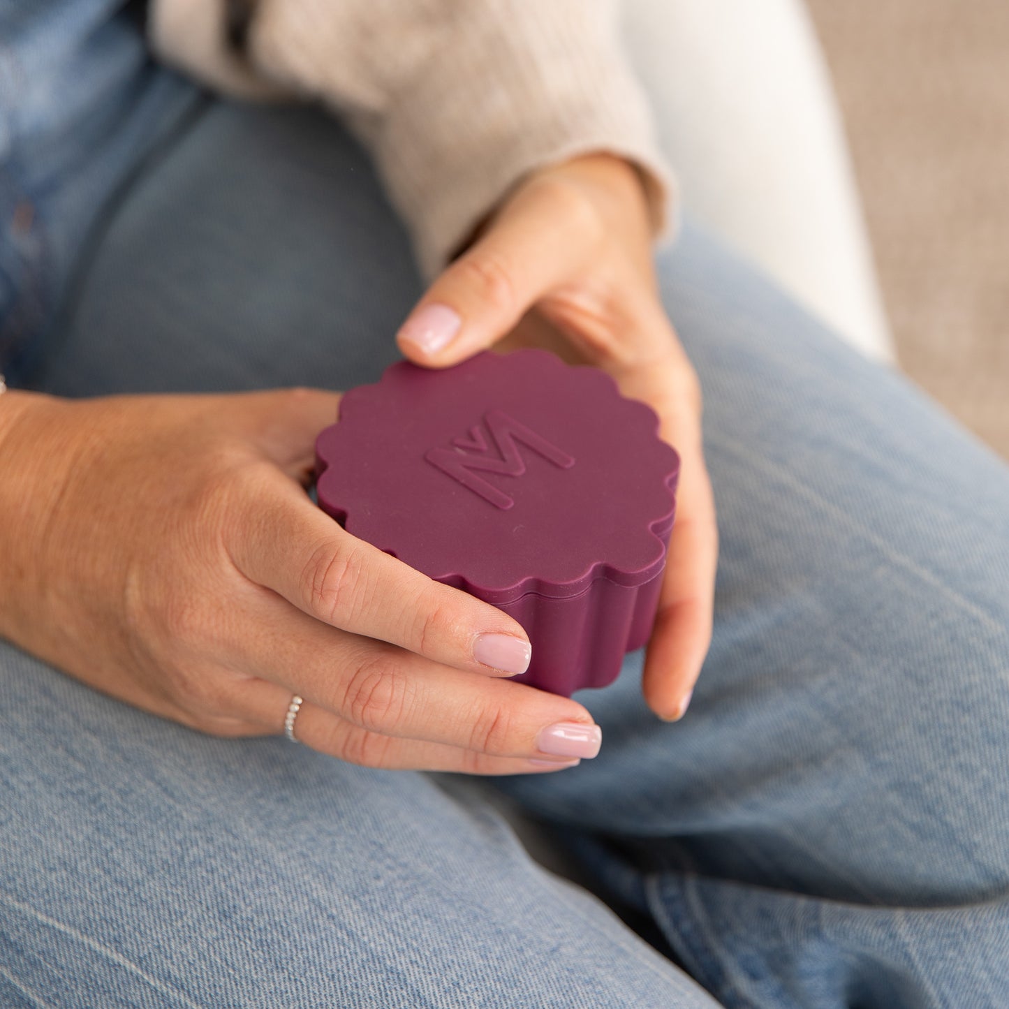 MontiiCo Silicone Scallop Tub - Assorted Colours