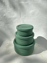 Load image into Gallery viewer, The Zero Waste People Medium Silicone Round Container - Assorted Colours