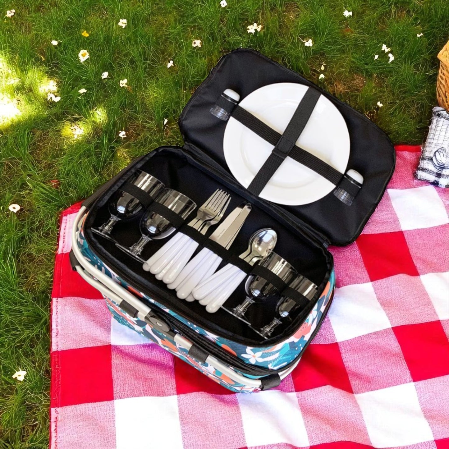 Sachi Insulated Picnic Basket - Exotic Jungle